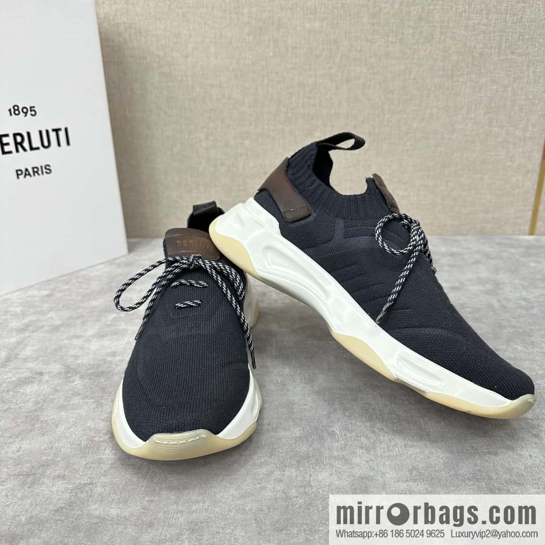 ๐๐Berlut's new Shadow fly-knit sneakers