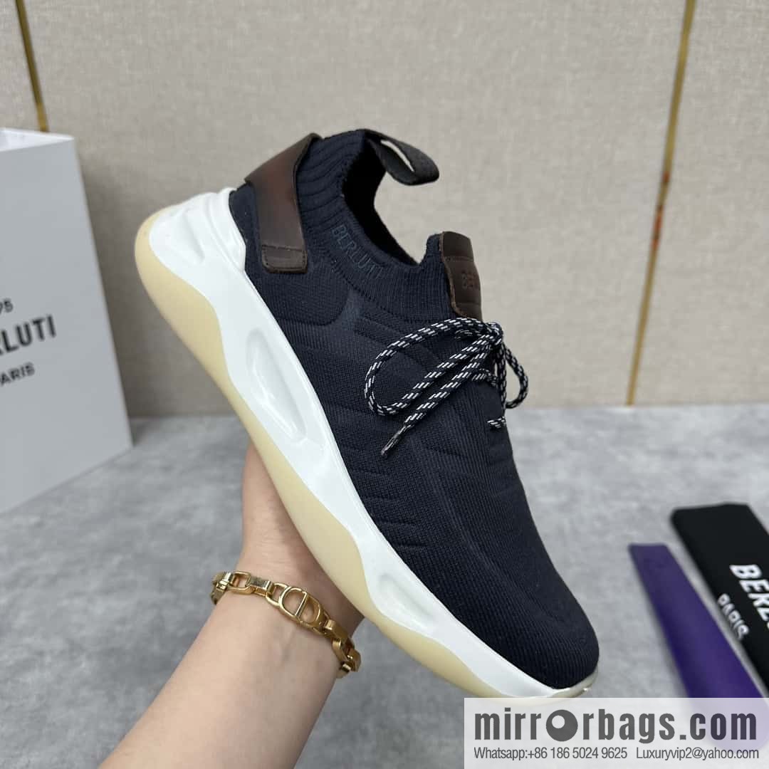 ๐๐Berlut's new Shadow fly-knit sneakers
