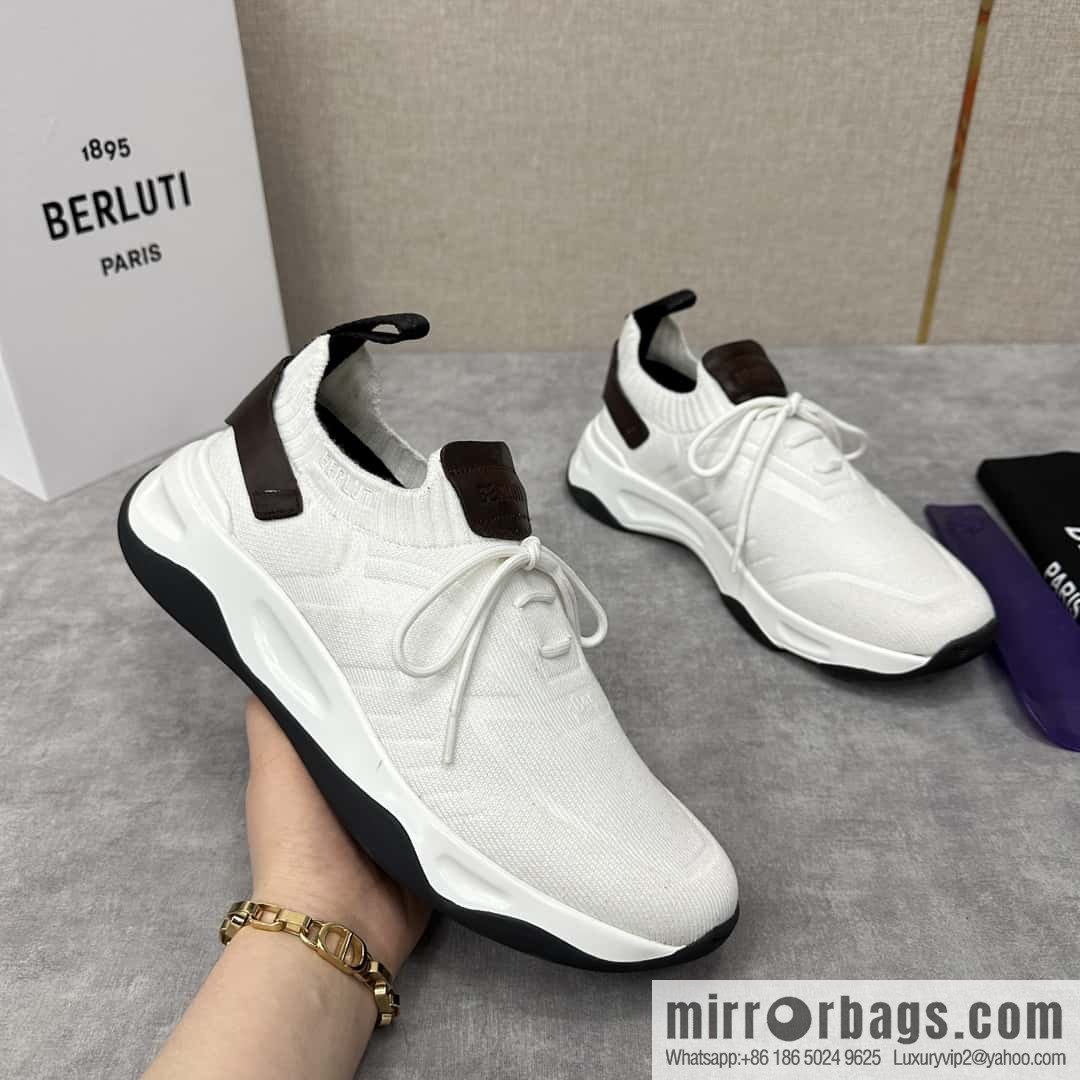 ๐๐Berlut's new Shadow fly-knit sneakers