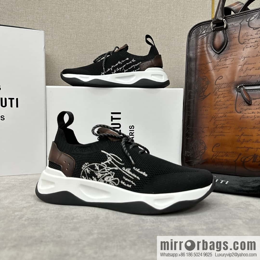 ๐๐Berlut's new Shadow fly-knit sneakers