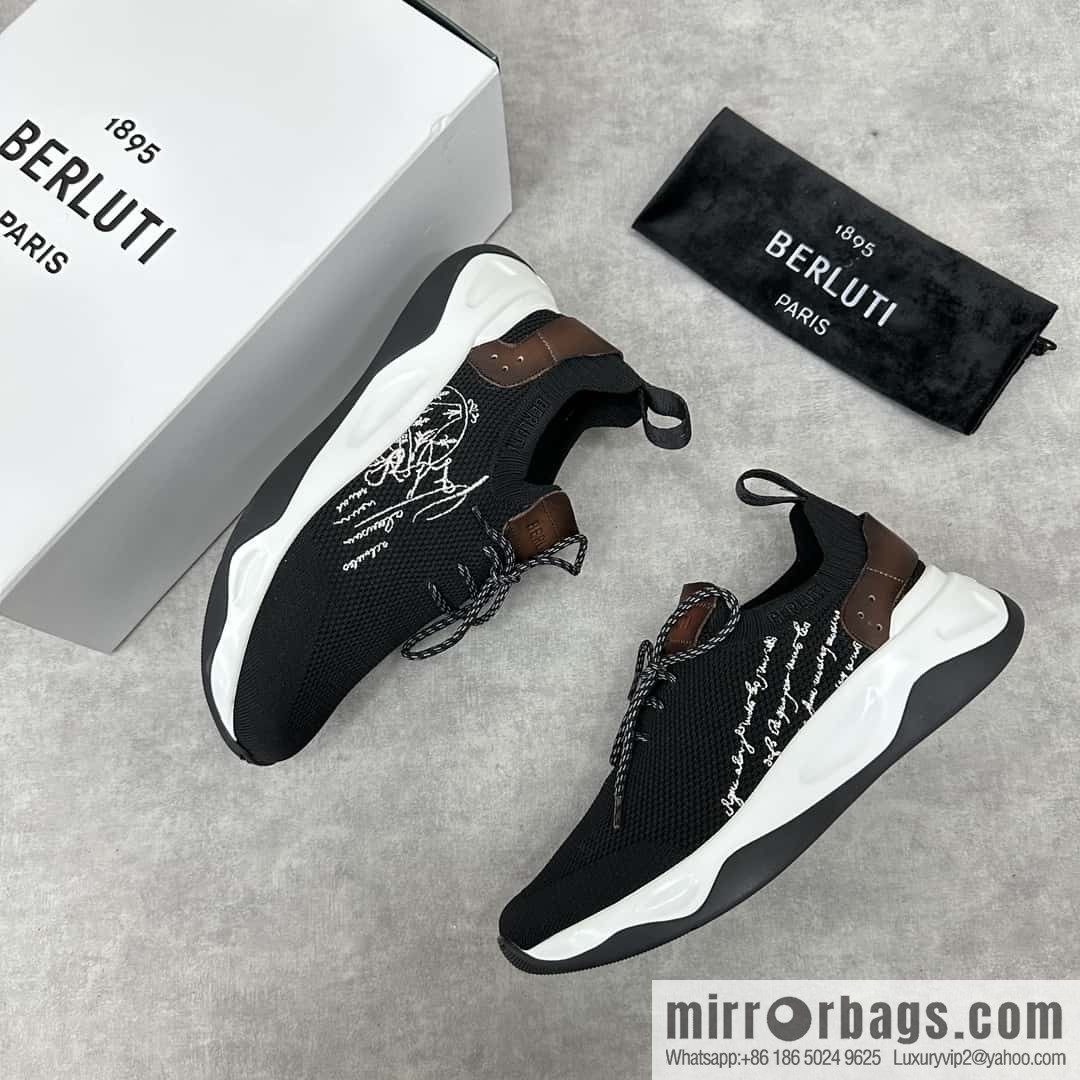 ๐๐Berlut's new Shadow fly-knit sneakers