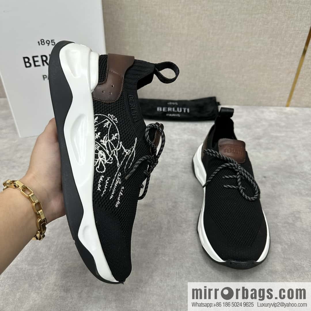 ๐๐Berlut's new Shadow fly-knit sneakers