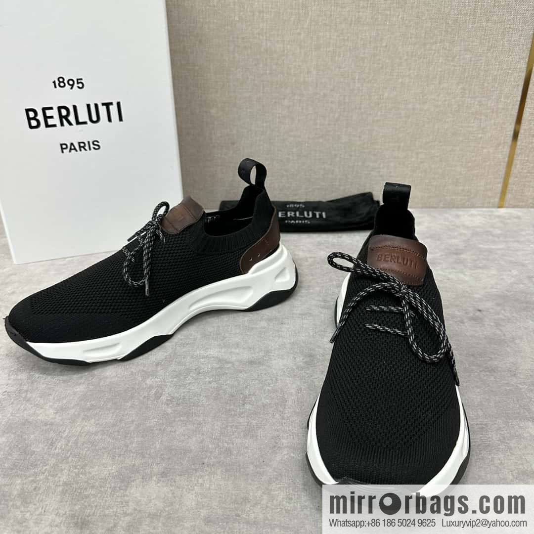 ๐๐Berlut's new Shadow fly-knit sneakers