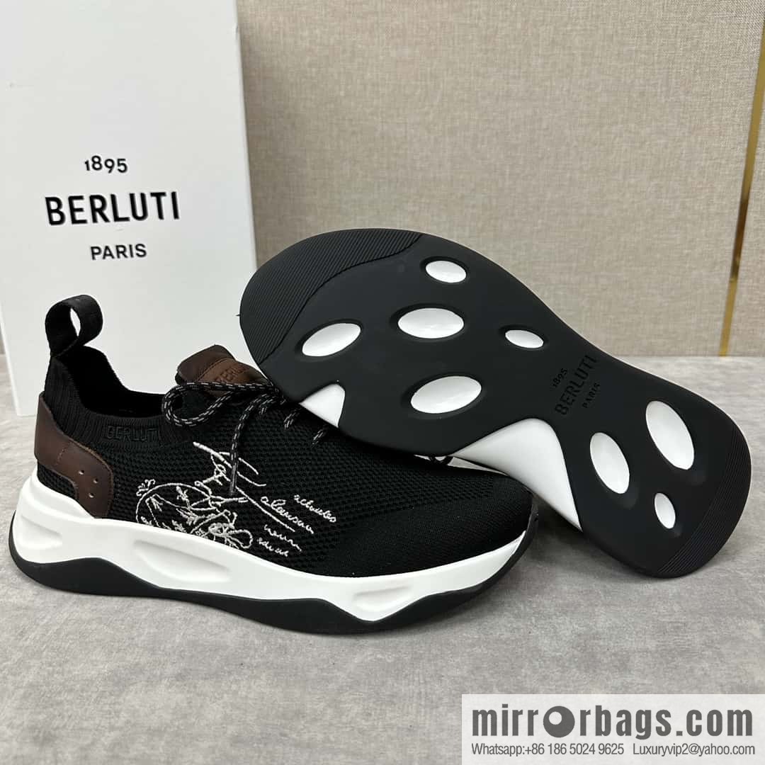 ๐๐Berlut's new Shadow fly-knit sneakers