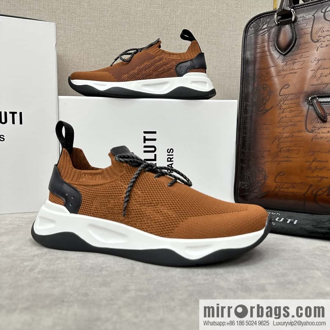 ๐๐Berlut's new Shadow fly-knit sneakers