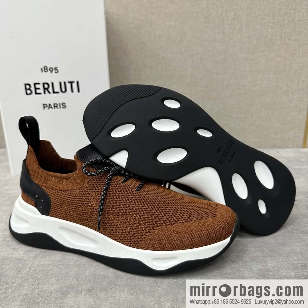 ๐๐Berlut's new Shadow fly-knit sneakers