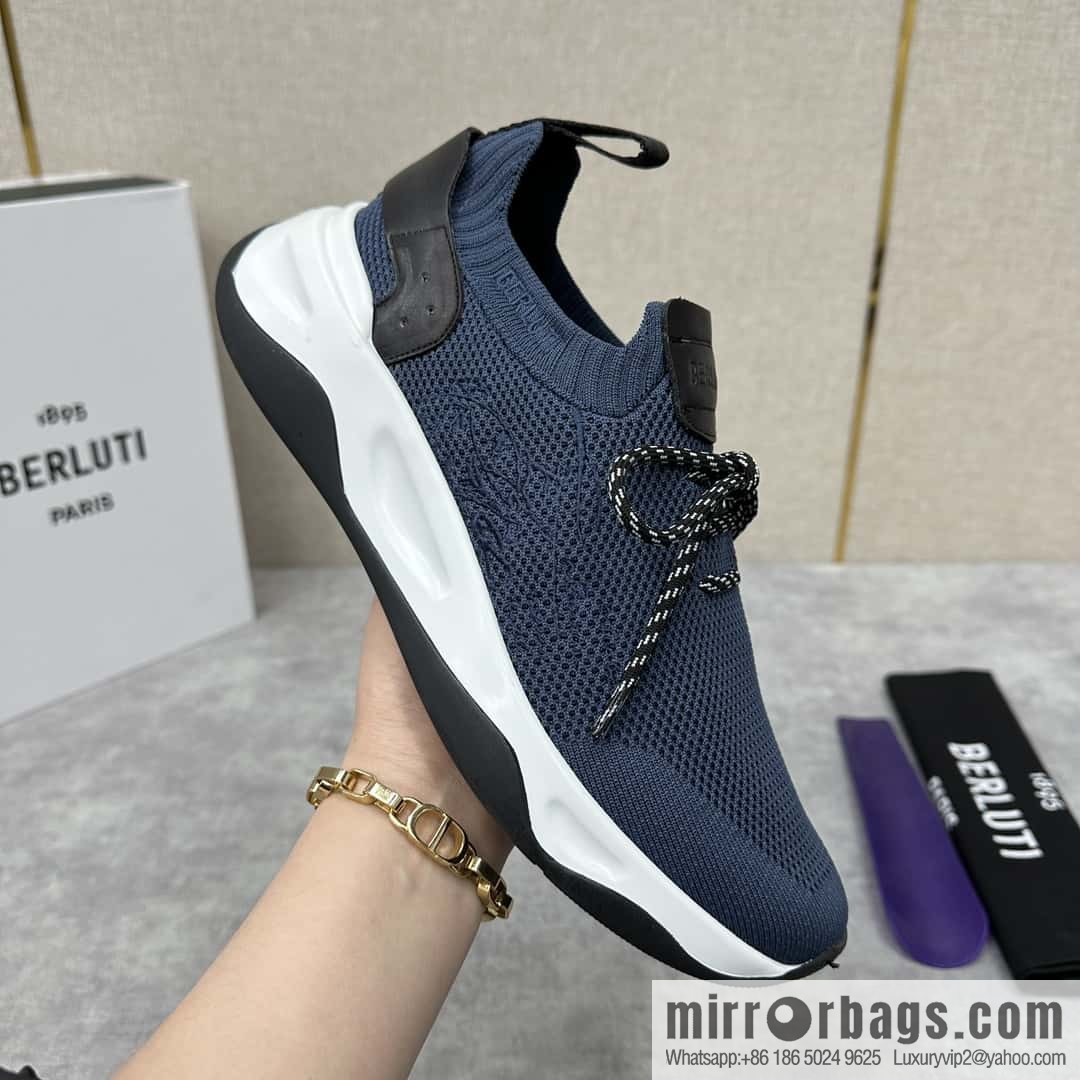 ๐๐Berlut's new Shadow fly-knit sneakers