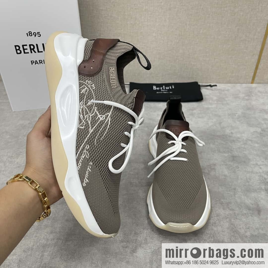 ๐๐Berlut's new Shadow fly-knit sneakers