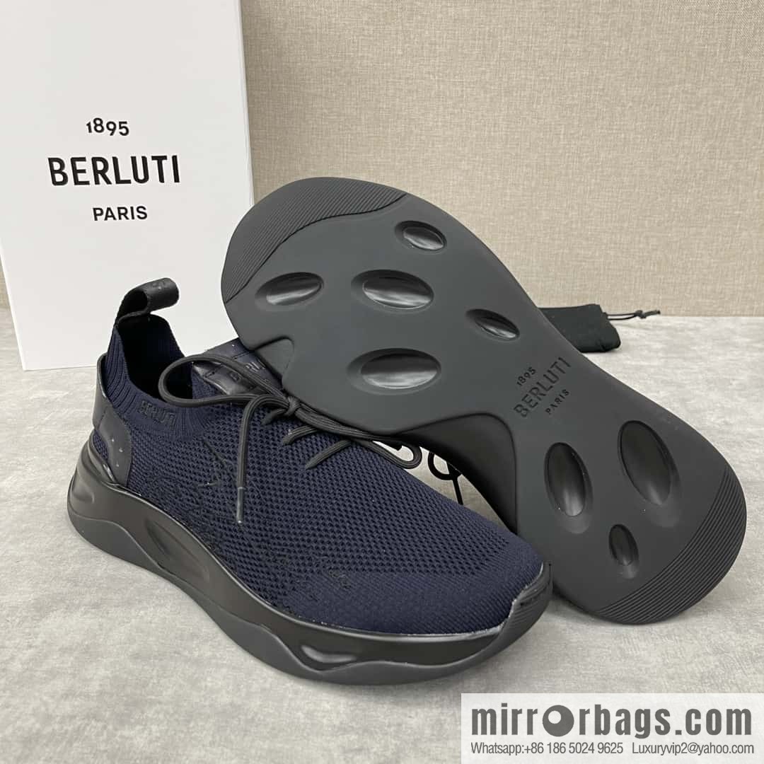 ๐๐Berlut's new Shadow fly-knit sneakers