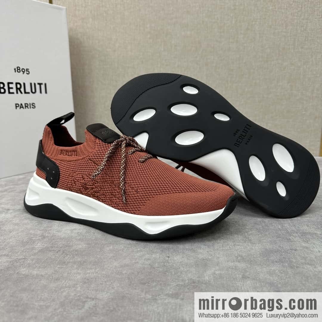 ๐๐Berlut's new Shadow fly-knit sneakers