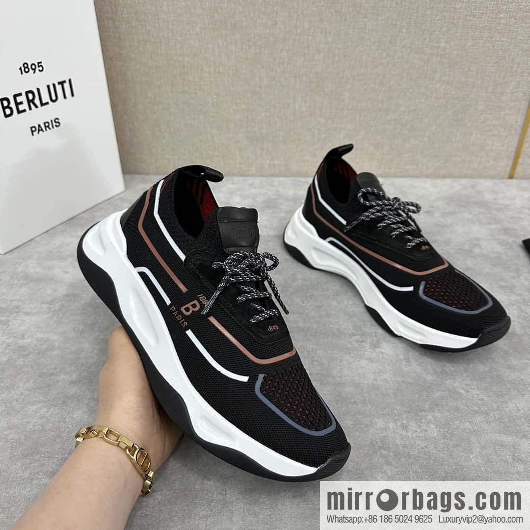 ๐๐Berlut's new Shadow fly-knit sneakers