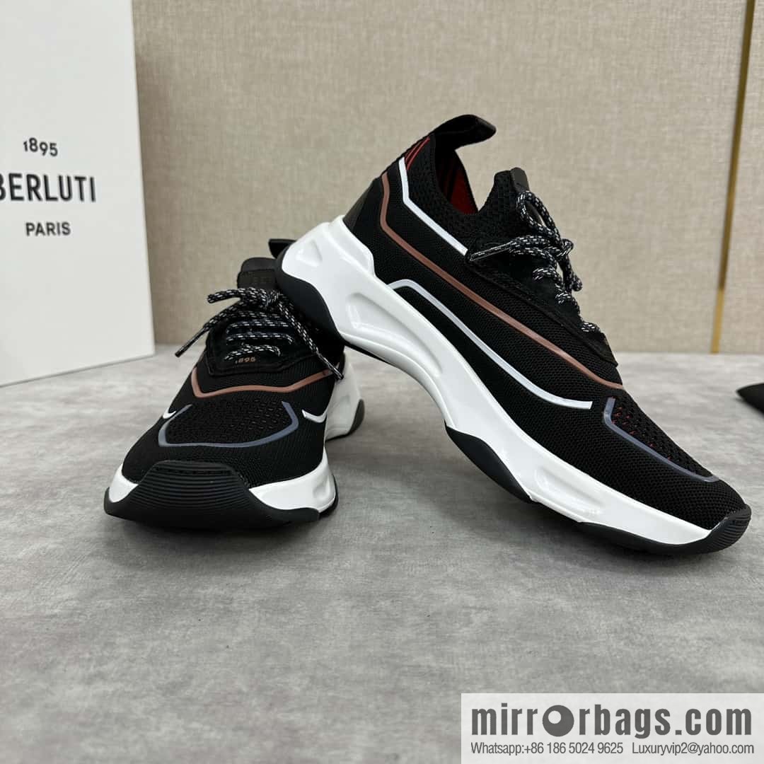 ๐๐Berlut's new Shadow fly-knit sneakers