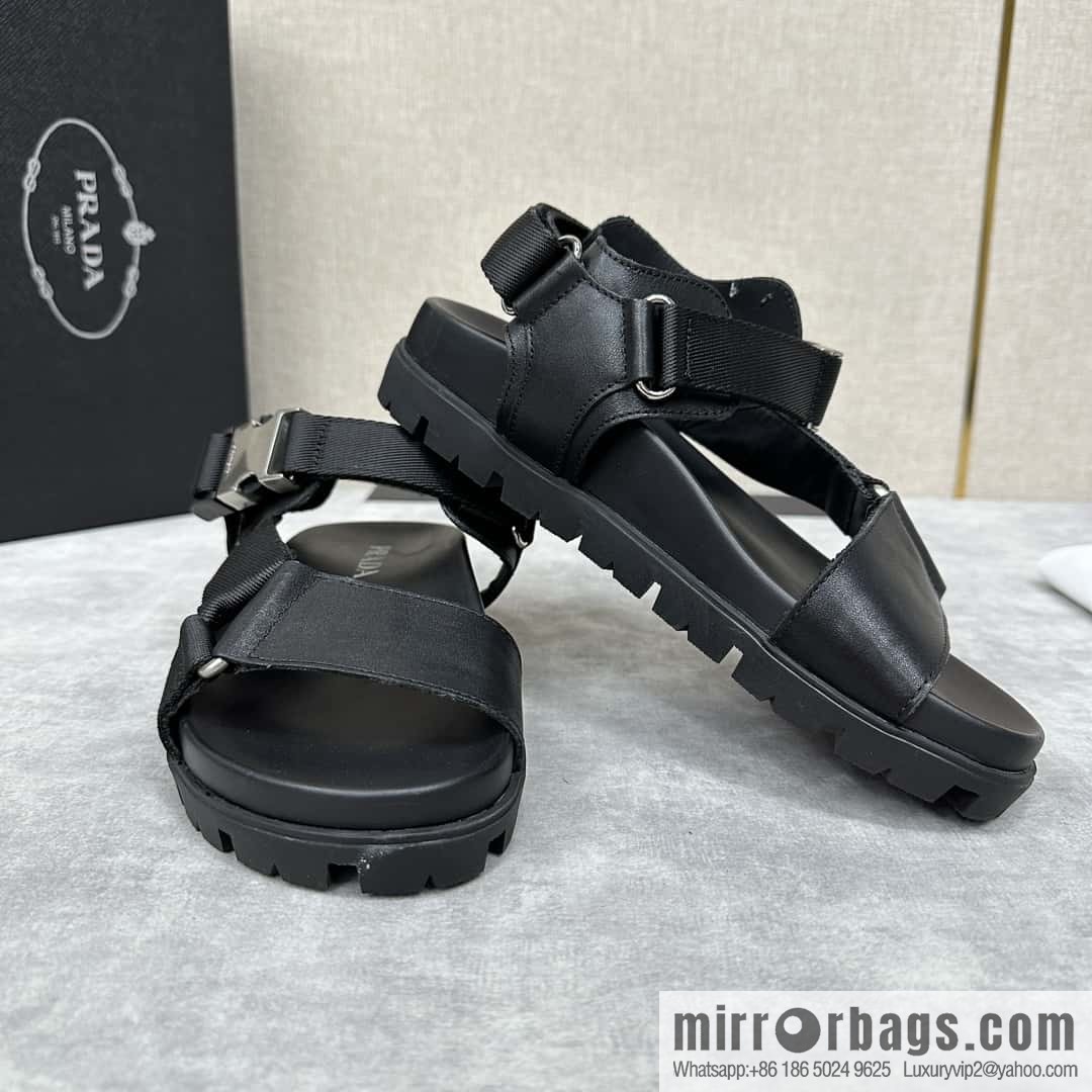 ๐๐P new Prada * Prada, men's new platform splicing sandals