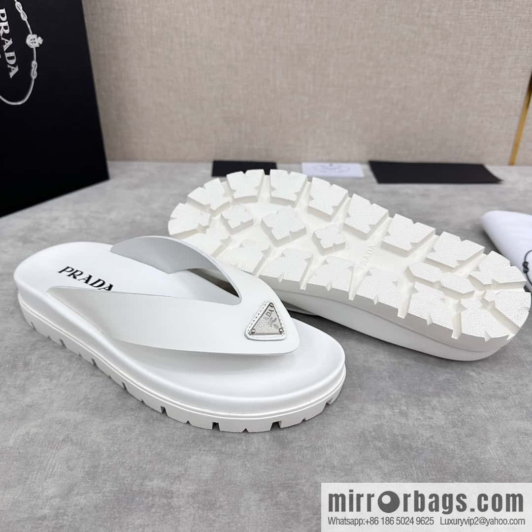 ๐๐P new Prada * Prada-da, new men's leather flip-flops