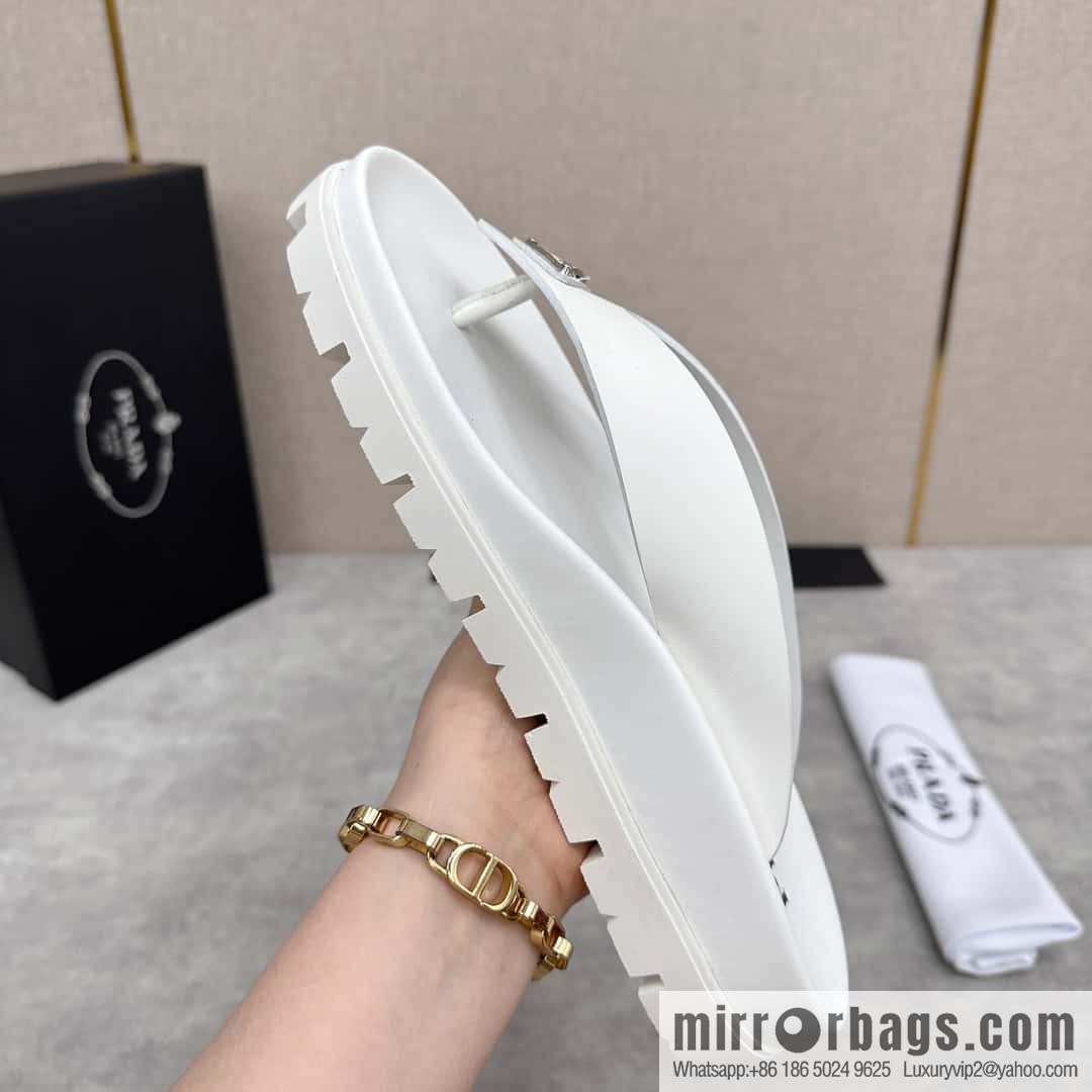 ๐๐P new Prada * Prada-da, new men's leather flip-flops