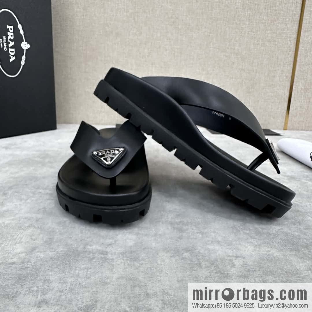 ๐๐P new Prada * Prada-da, new men's leather flip-flops
