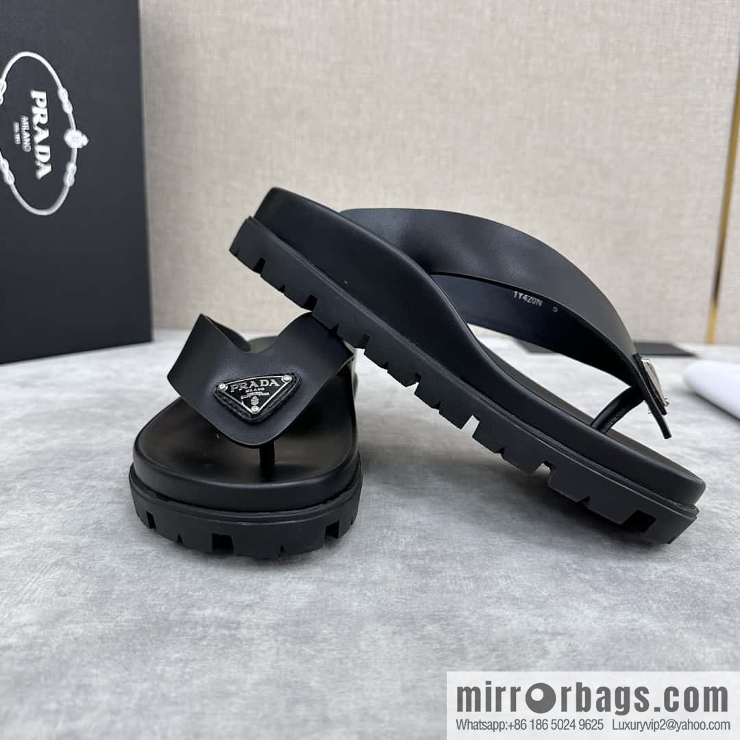 ๐๐P new Prada * Prada-da, new men's leather flip-flops