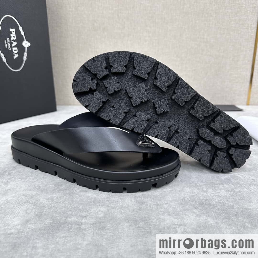 ๐๐P new Prada * Prada-da, new men's leather flip-flops