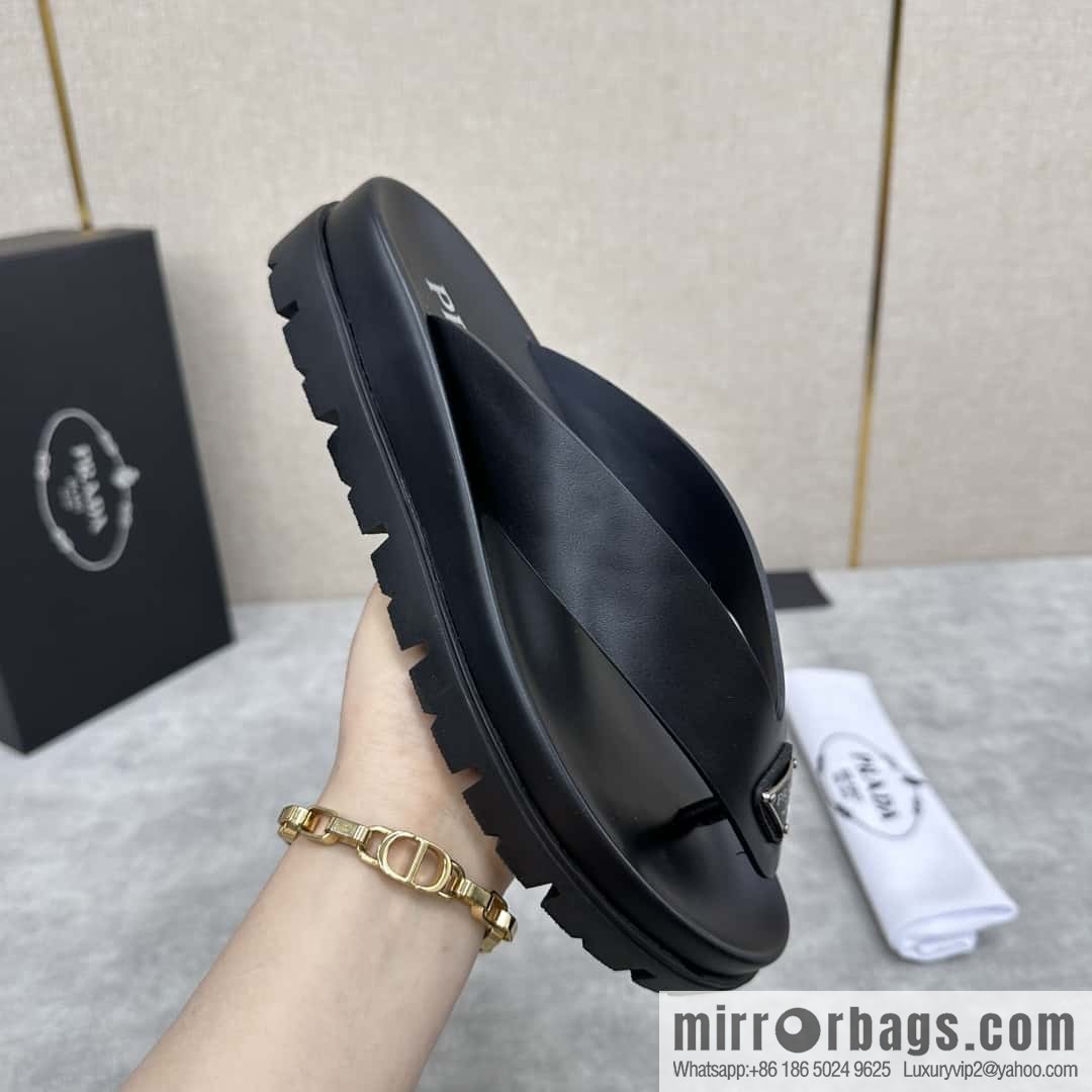 ๐๐P new Prada * Prada-da, new men's leather flip-flops