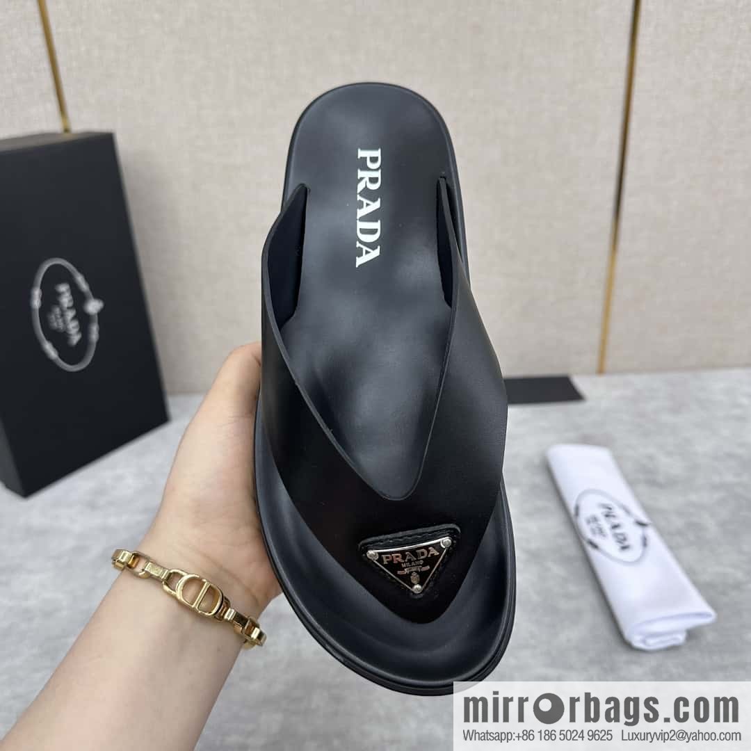 ๐๐P new Prada * Prada-da, new men's leather flip-flops