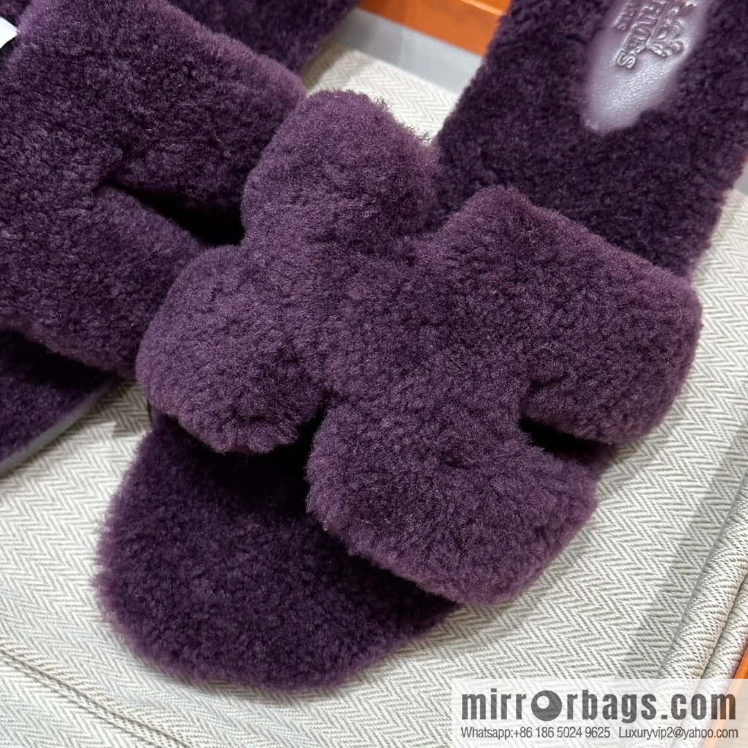 HERMES 181 Oran sandals, woolskin/grape purple/59/Raisin