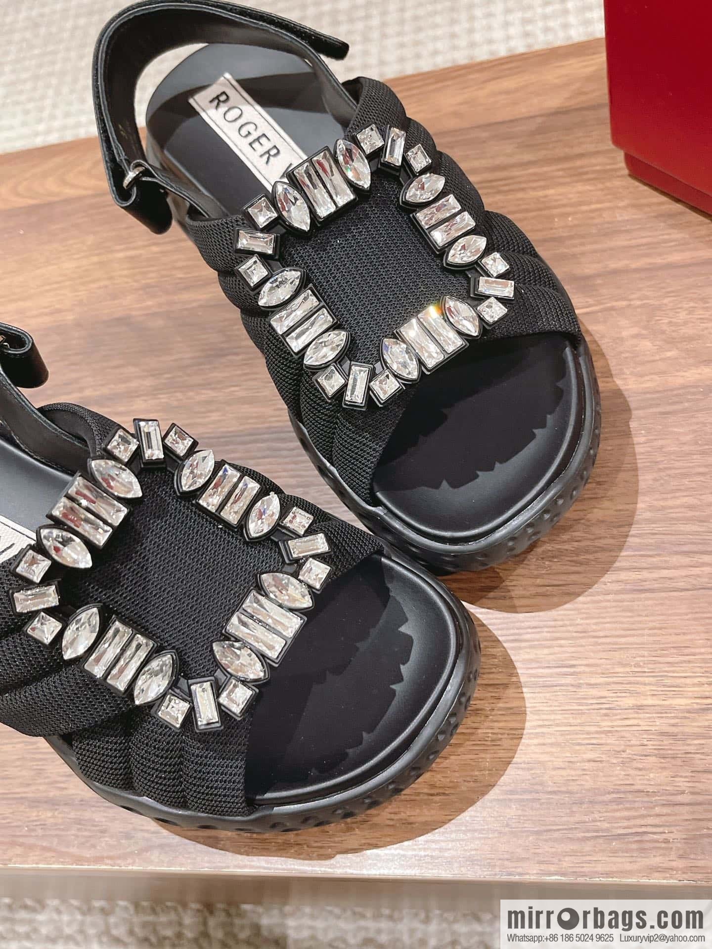 ππ¨π ππ« ππ’π―π’ππ« Viv Run Moonlight Button Sandals