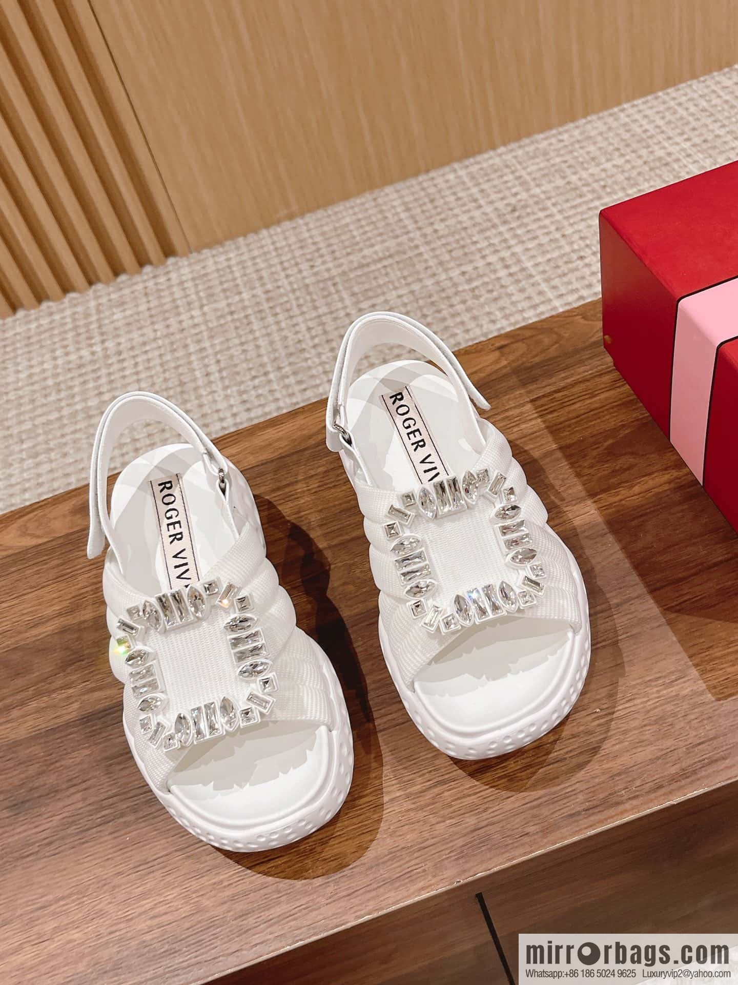 ππ¨π ππ« ππ’π―π’ππ« Viv Run Moonlight Button Sandals