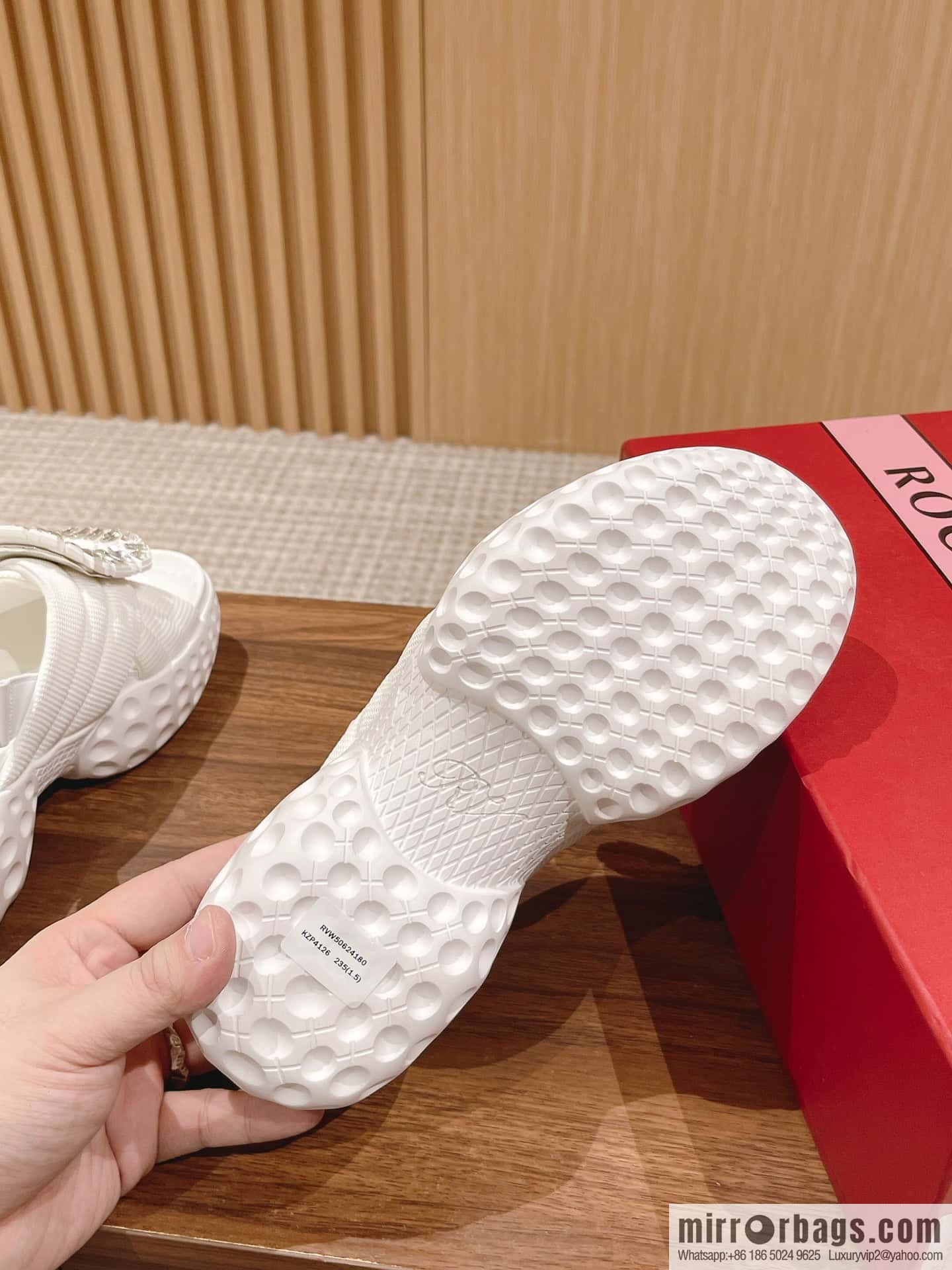 ππ¨π ππ« ππ’π―π’ππ« Viv Run Moonlight Button Sandals