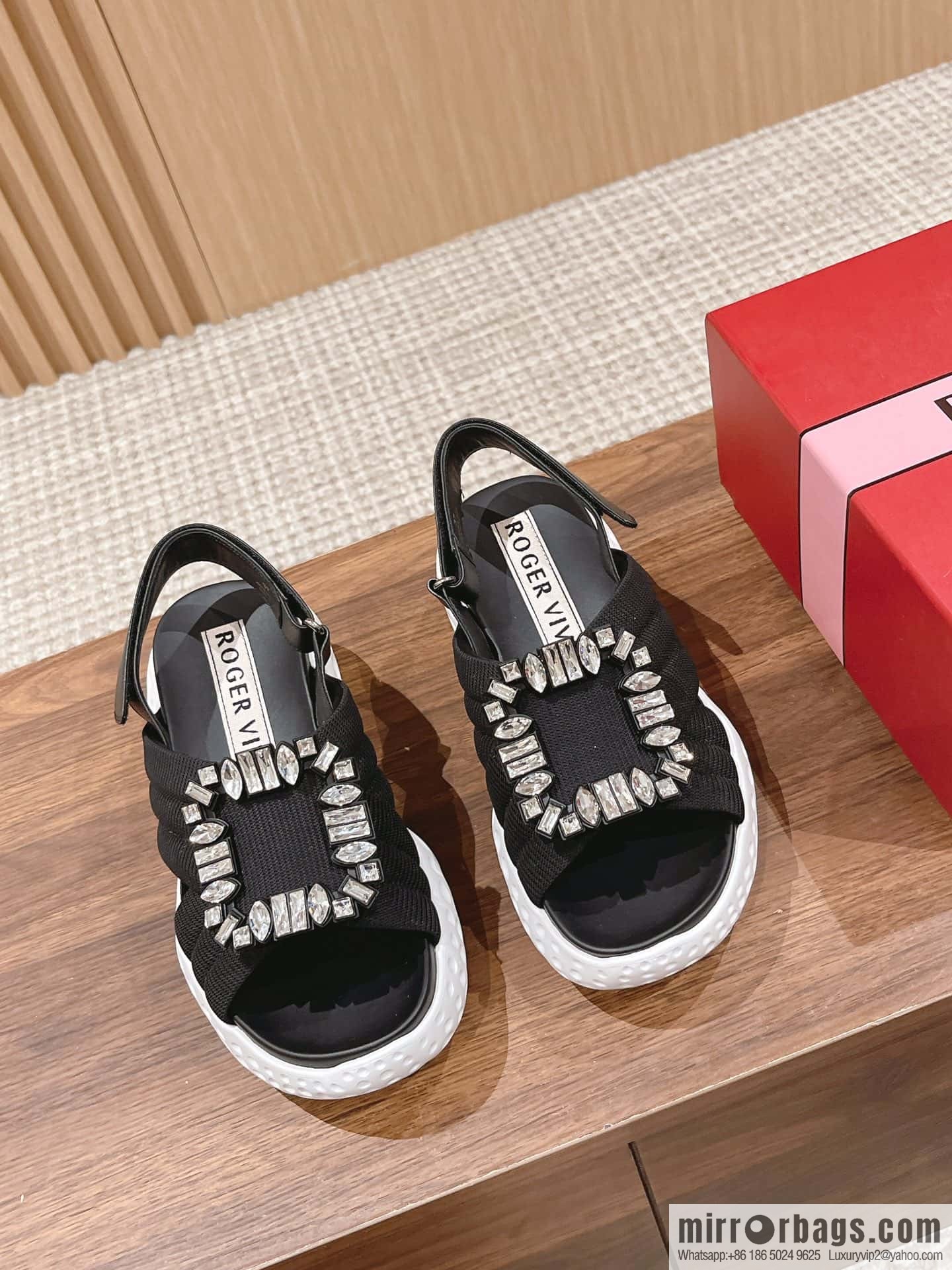 ππ¨π ππ« ππ’π―π’ππ« Viv Run Moonlight Button Sandals