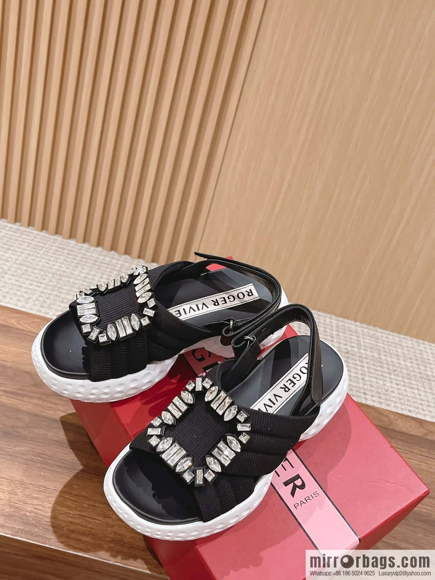 ππ¨π ππ« ππ’π―π’ππ« Viv Run Moonlight Button Sandals