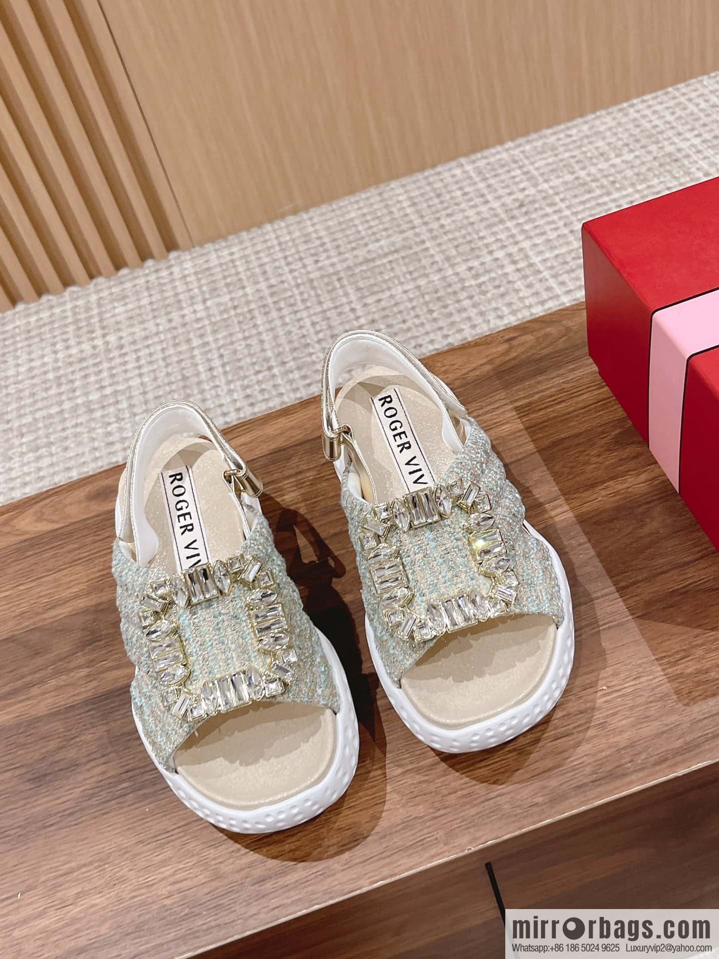 ππ¨π ππ« ππ’π―π’ππ« Viv Run Moonlight Button Sandals