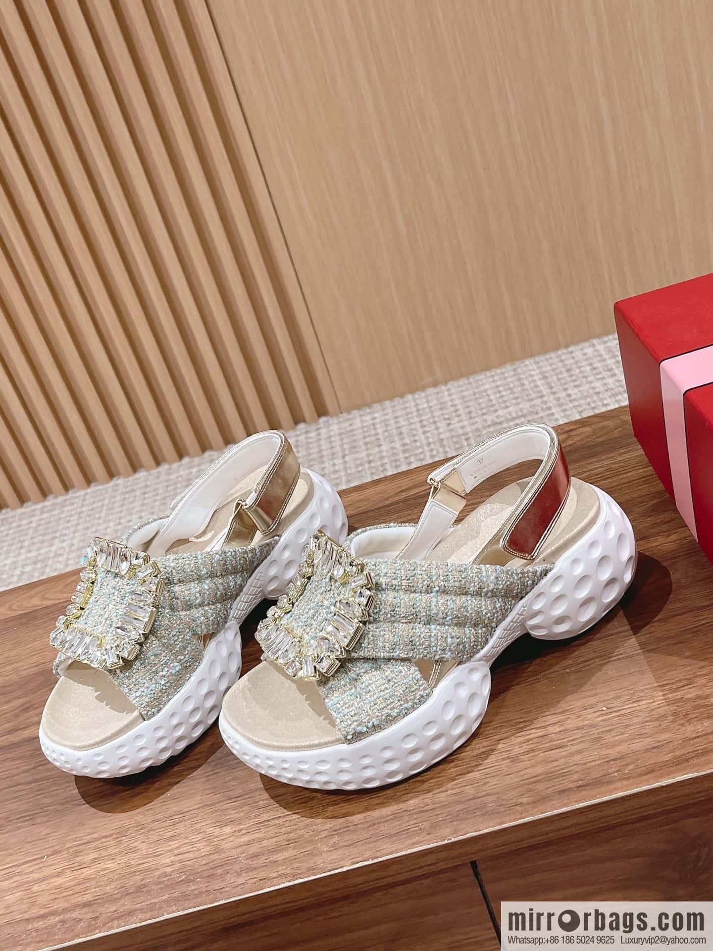 ππ¨π ππ« ππ’π―π’ππ« Viv Run Moonlight Button Sandals