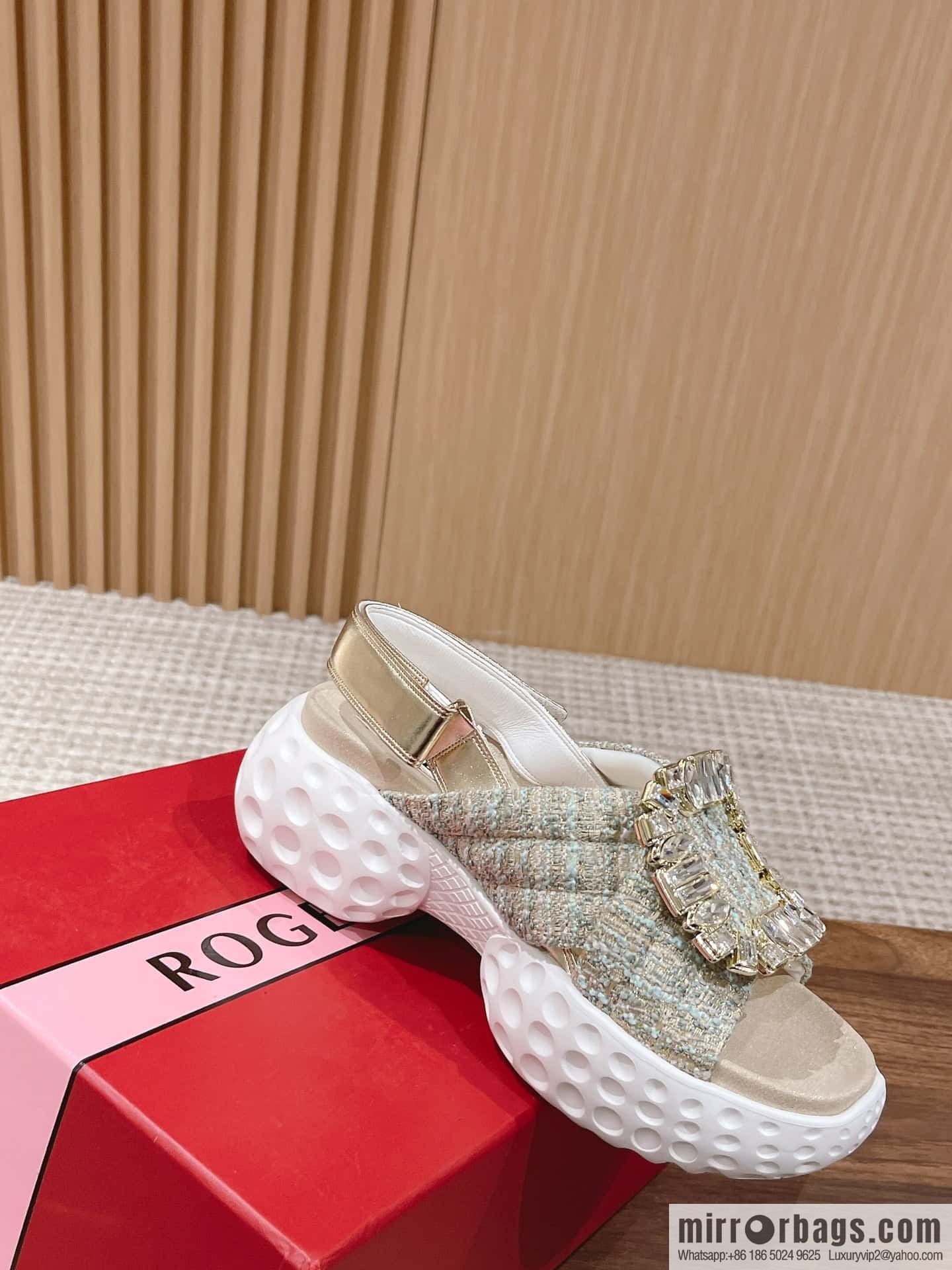 ππ¨π ππ« ππ’π―π’ππ« Viv Run Moonlight Button Sandals