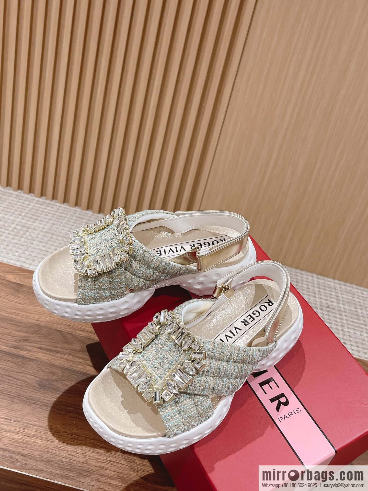 ππ¨π ππ« ππ’π―π’ππ« Viv Run Moonlight Button Sandals