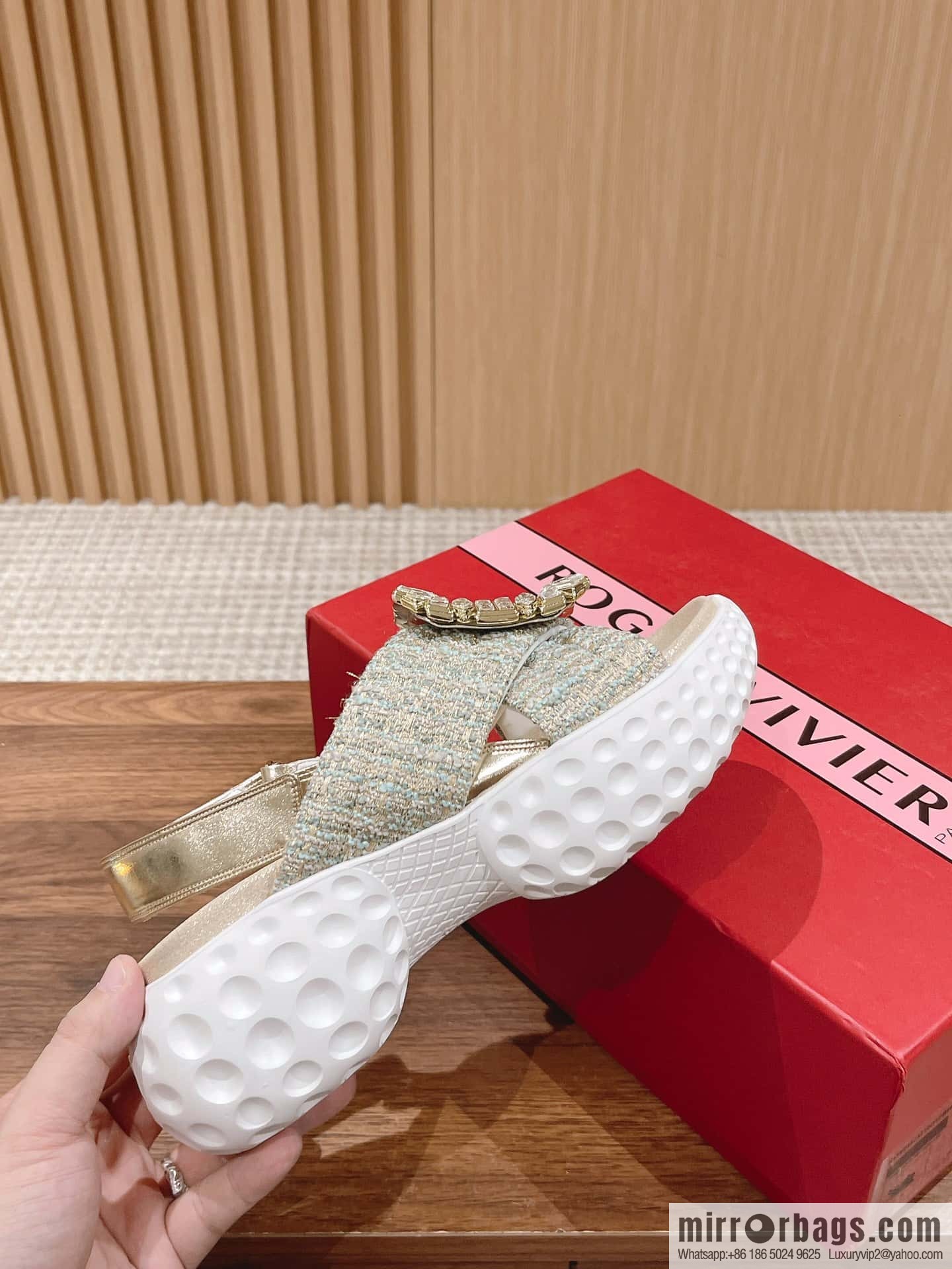 ππ¨π ππ« ππ’π―π’ππ« Viv Run Moonlight Button Sandals