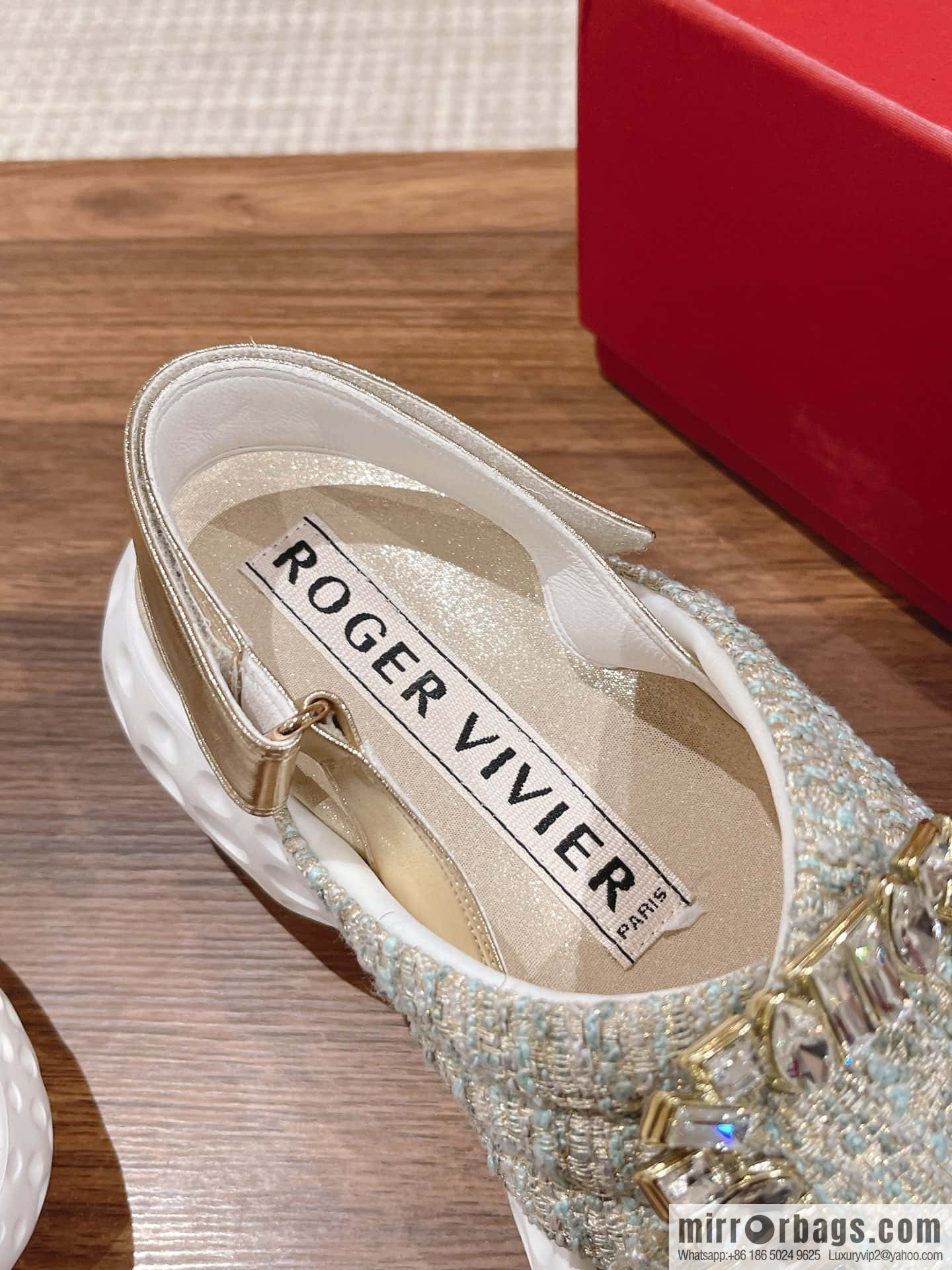 ππ¨π ππ« ππ’π―π’ππ« Viv Run Moonlight Button Sandals