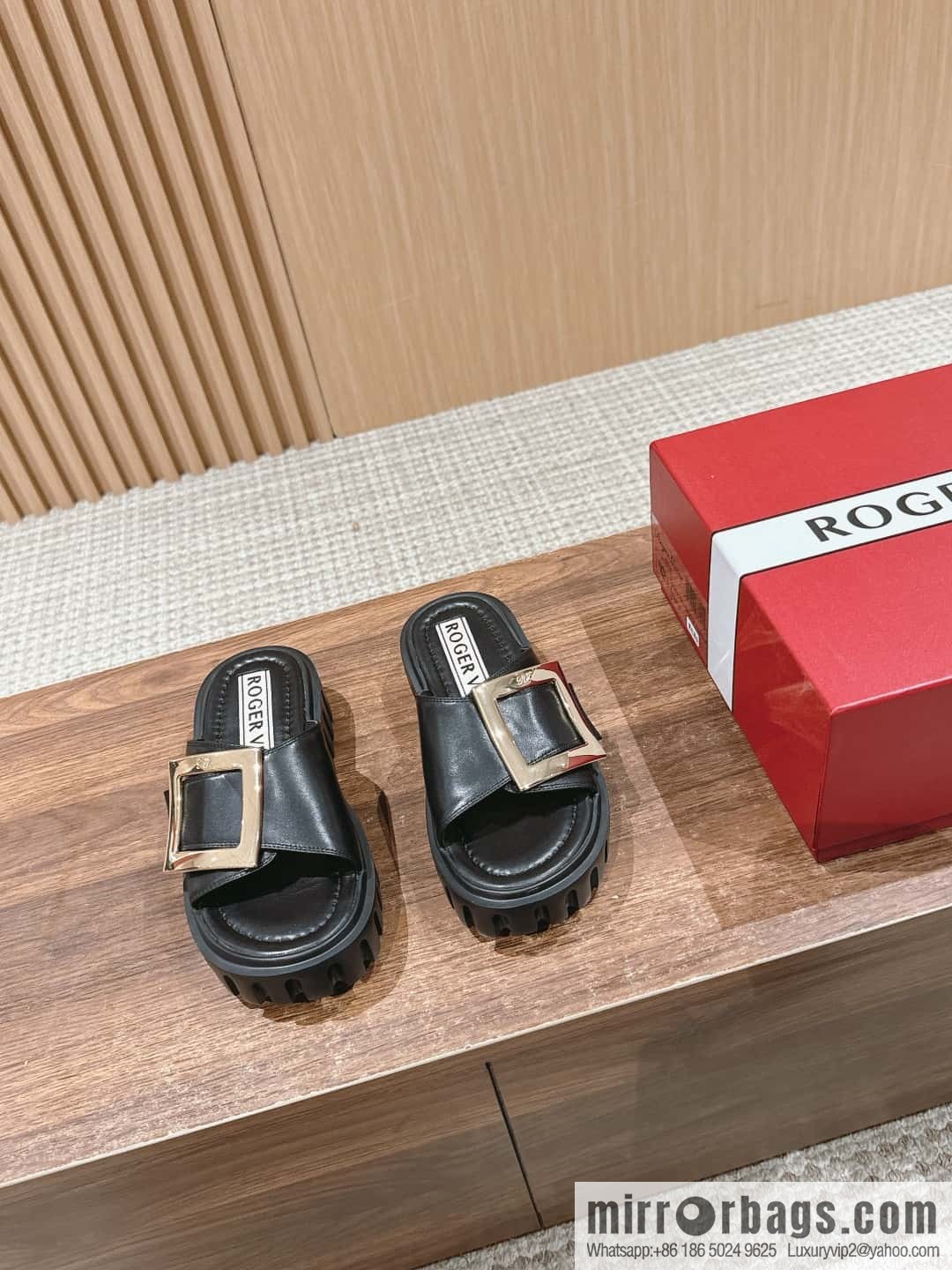 πππππ ππππππ Roger Vivia's new cookie platform slippers