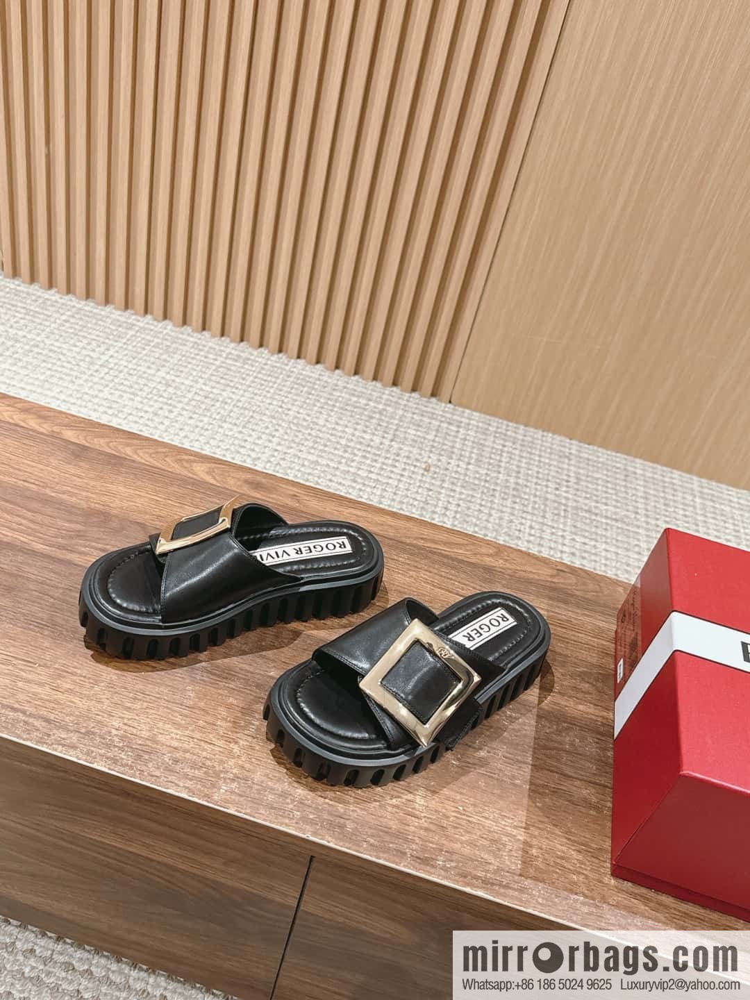 πππππ ππππππ Roger Vivia's new cookie platform slippers