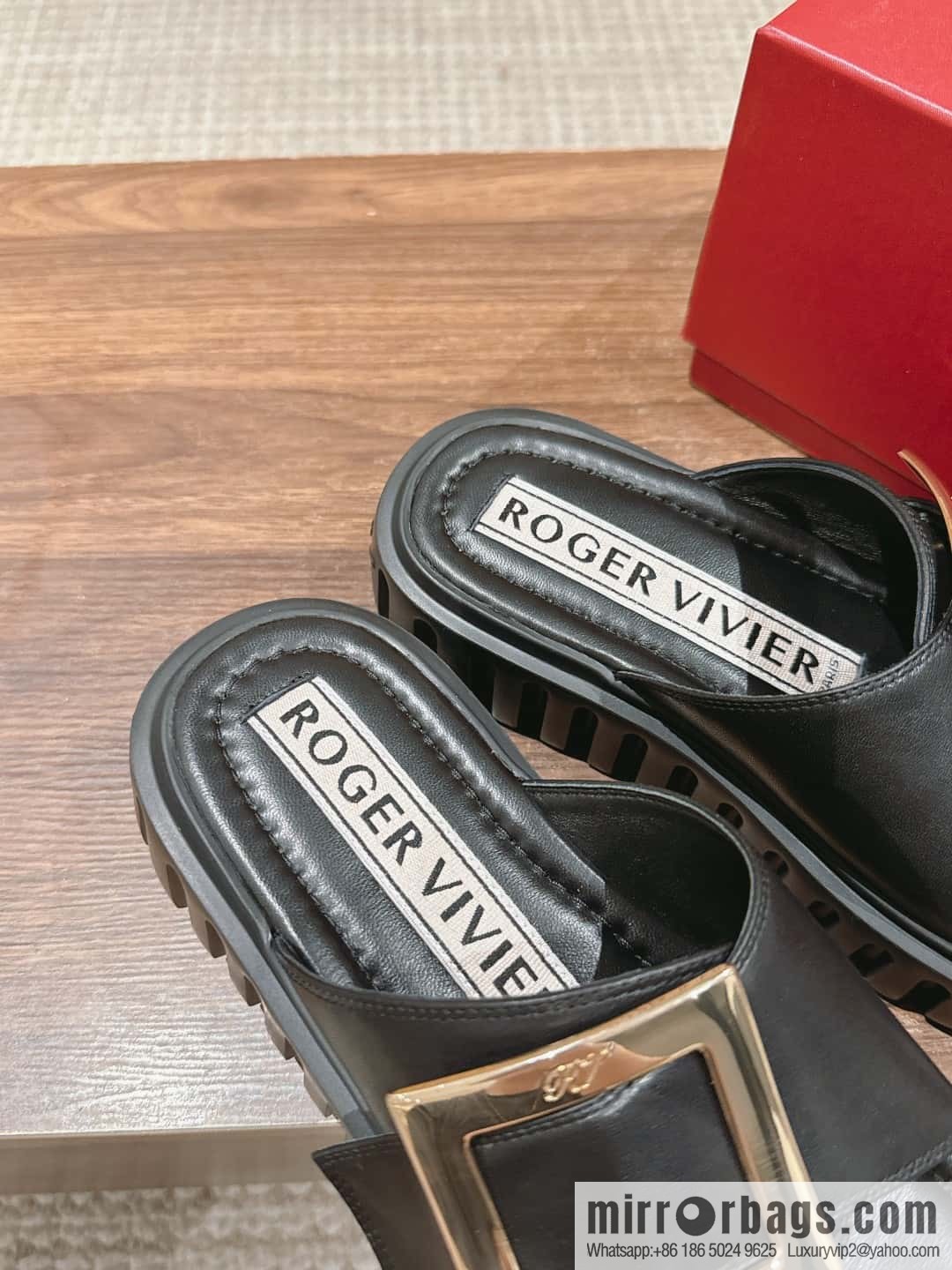 πππππ ππππππ Roger Vivia's new cookie platform slippers