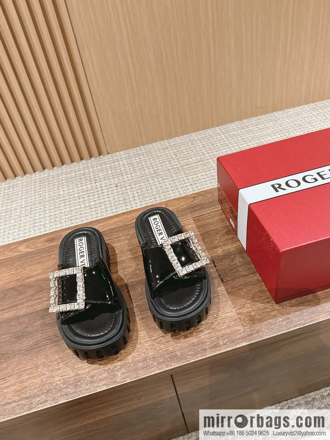 πππππ ππππππ Roger Vivia's new cookie platform slippers