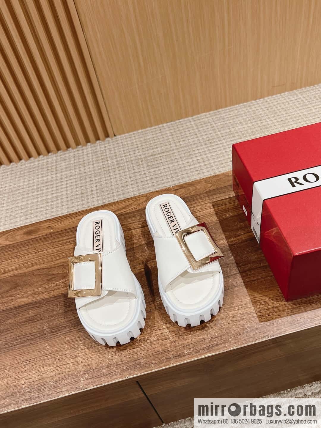 πππππ ππππππ Roger Vivia's new cookie platform slippers