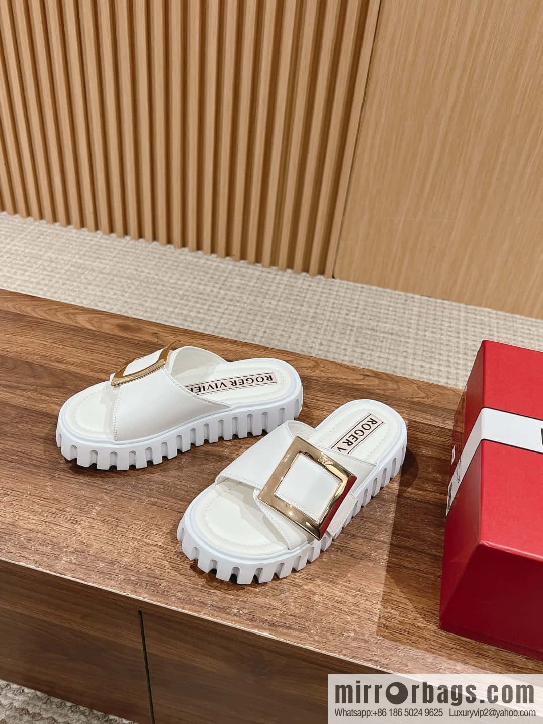 πππππ ππππππ Roger Vivia's new cookie platform slippers