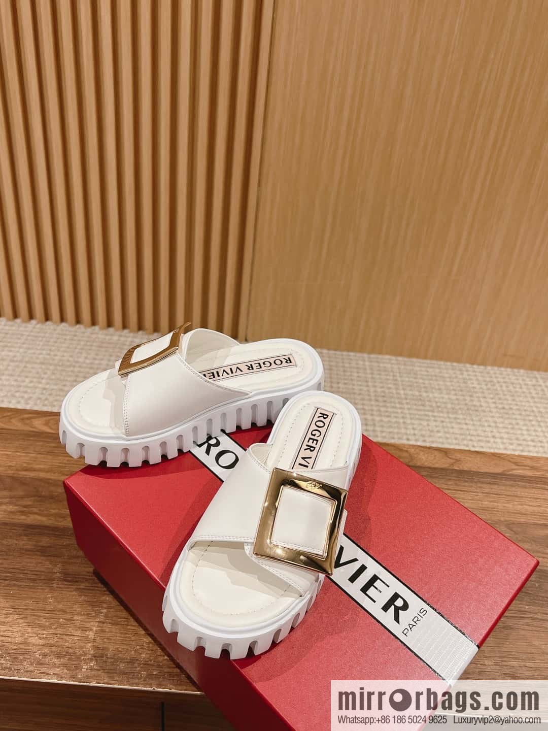 πππππ ππππππ Roger Vivia's new cookie platform slippers