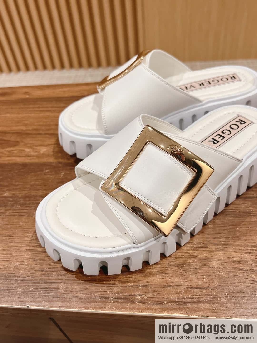 πππππ ππππππ Roger Vivia's new cookie platform slippers