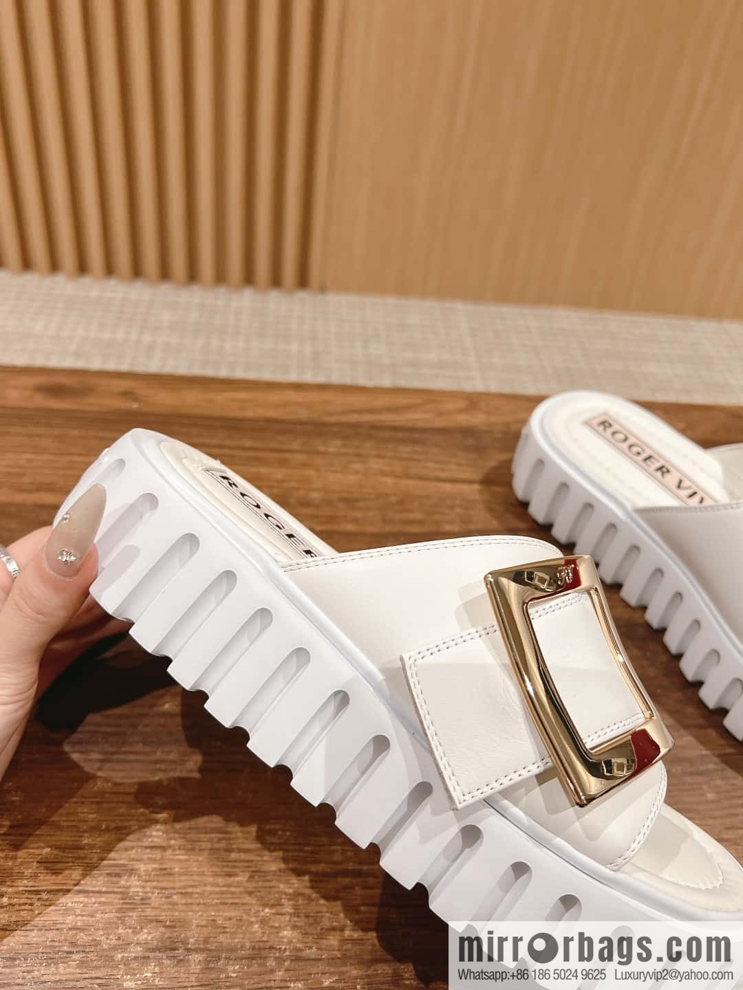 πππππ ππππππ Roger Vivia's new cookie platform slippers