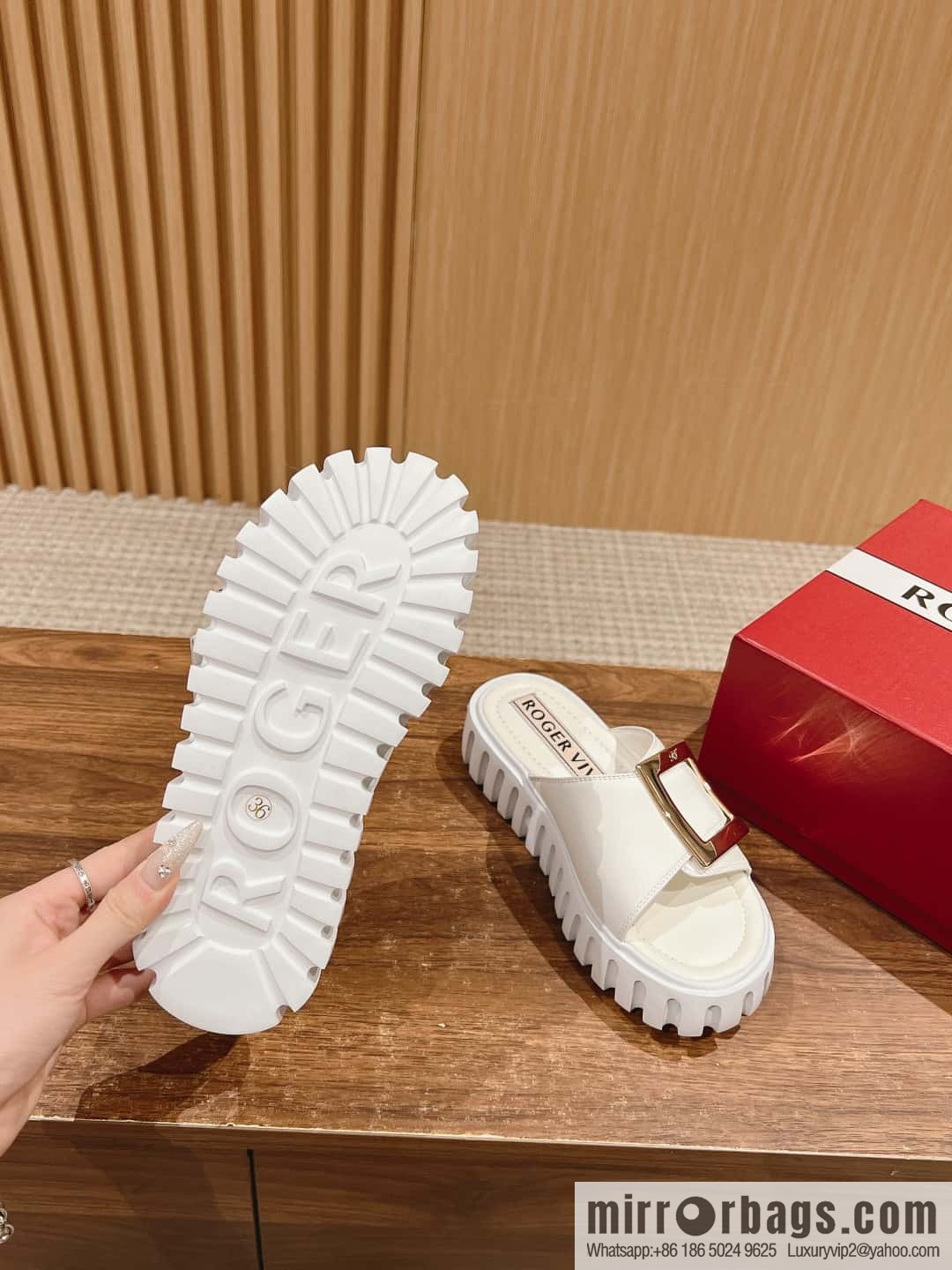πππππ ππππππ Roger Vivia's new cookie platform slippers