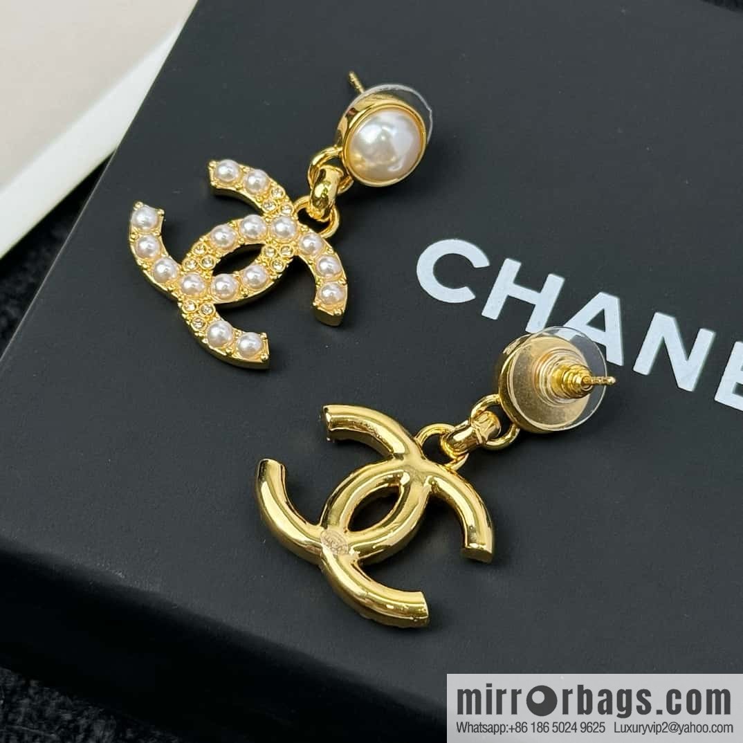 ❗️New ❗️ chanel stud earrings ☀️ new ☑️ chanel c2 double c pearl stud earrings ☀️