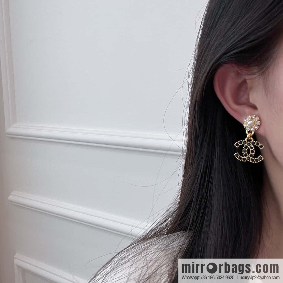 ❗️New ❗️ Chanel stud earrings ☀️ new ☑️ Chanel c2 double c black diamond stud earrings ☀️