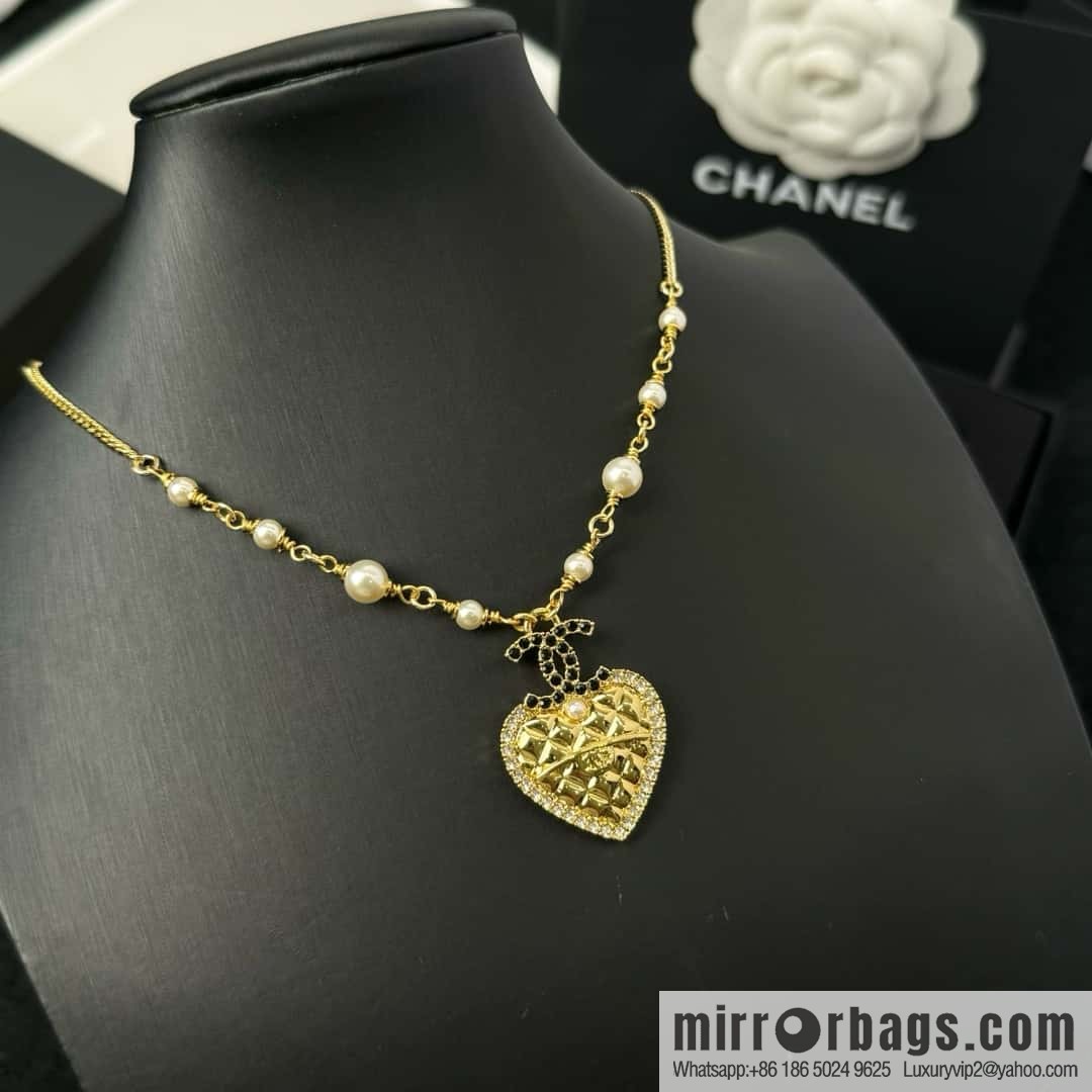 ❗️New ❗️ Chanel necklace ☀️ new ☑️ Chanel double c gold diamond peach heart love necklace ☀️