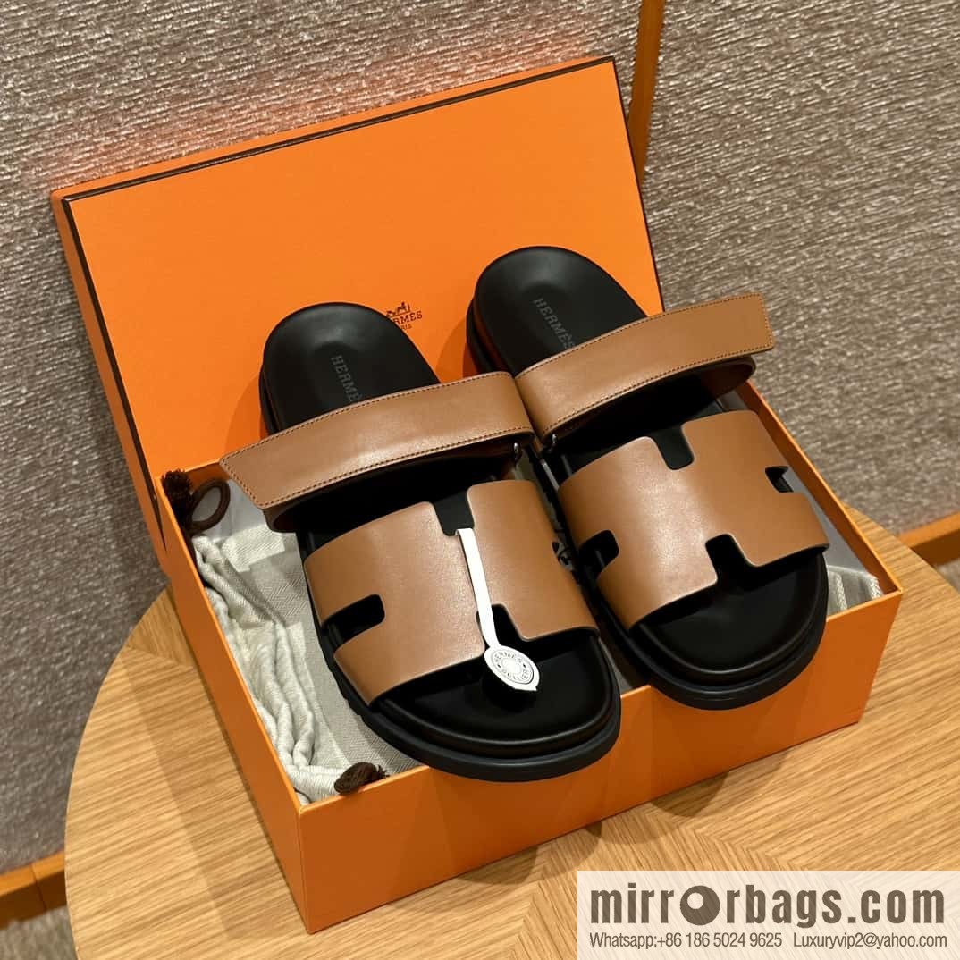 HERMES 180 CHYPRE SANDAL uncle shoes, lambskin/Natural lambskin lininh/Naturel